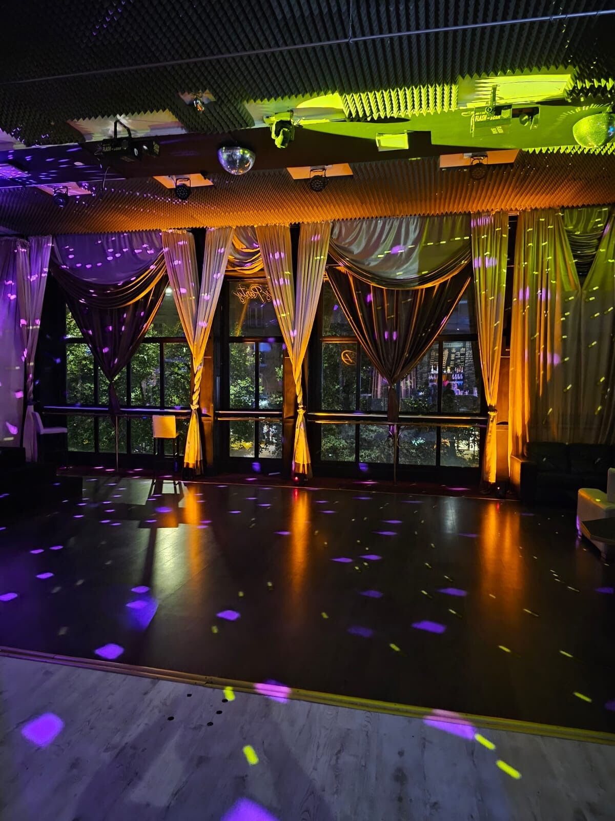 A Deluxe belső tere